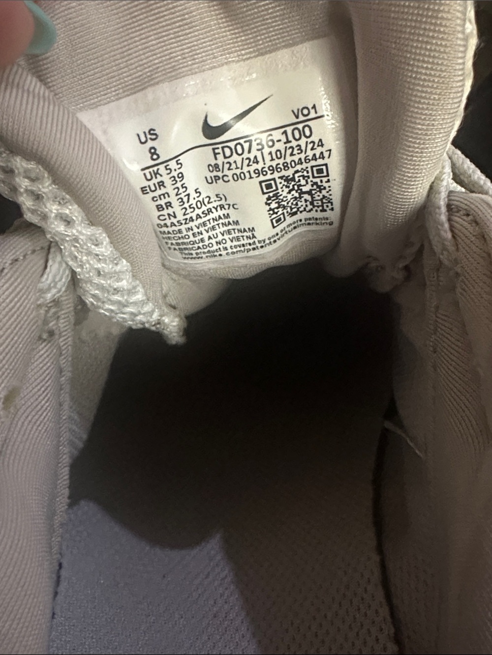 Nike White and Silver Trail-Style Sneakers - Picture 4 of 4